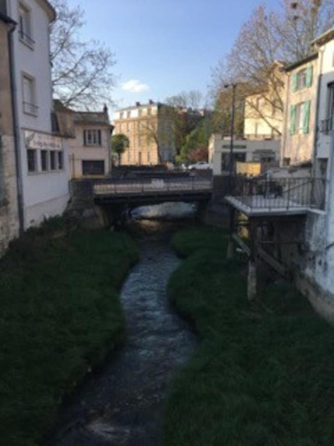 Au Chevet Des Canaux De Verdun Luaran gambar